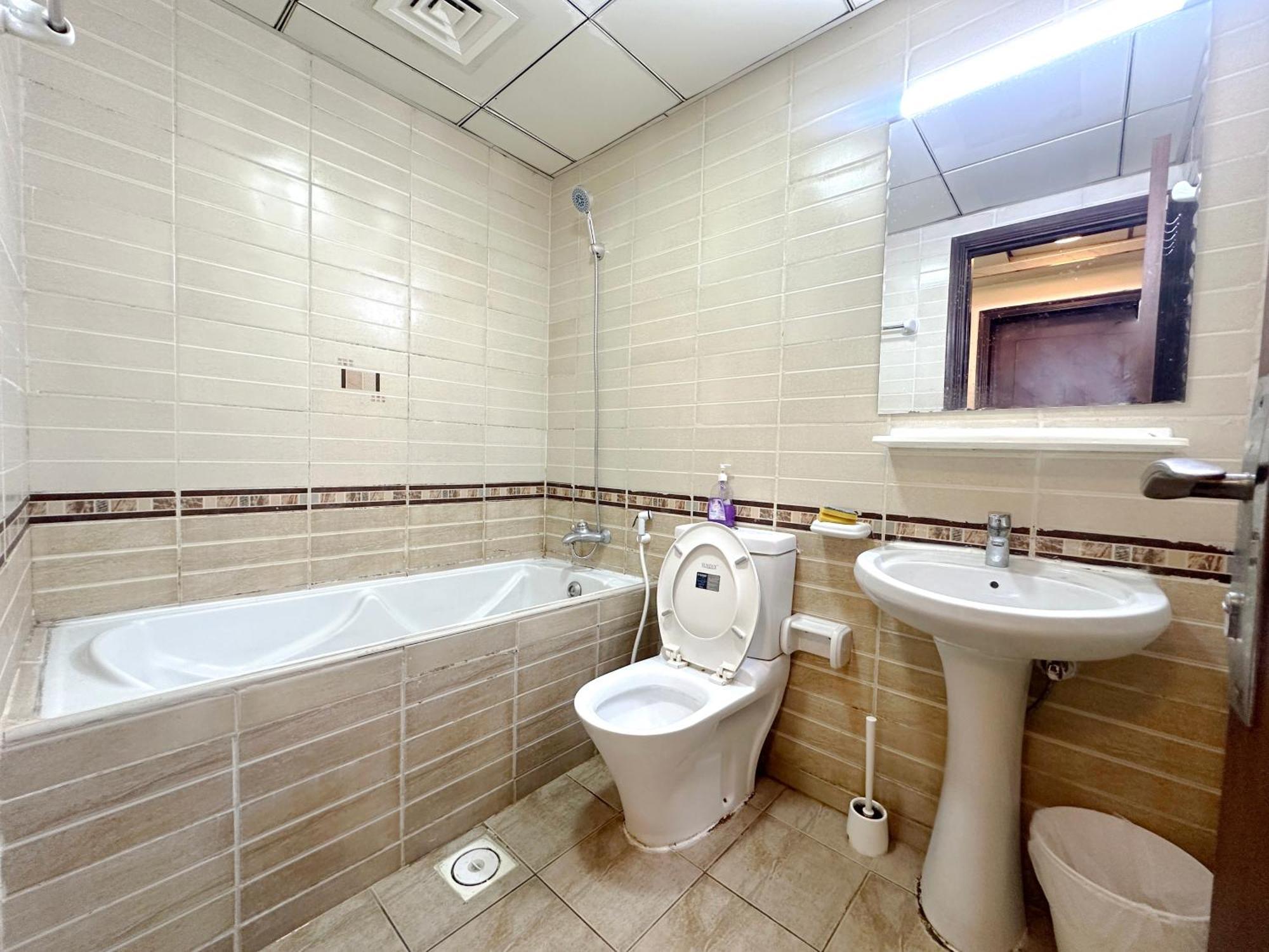 Explorer Partition With Window Near Internet Dubai