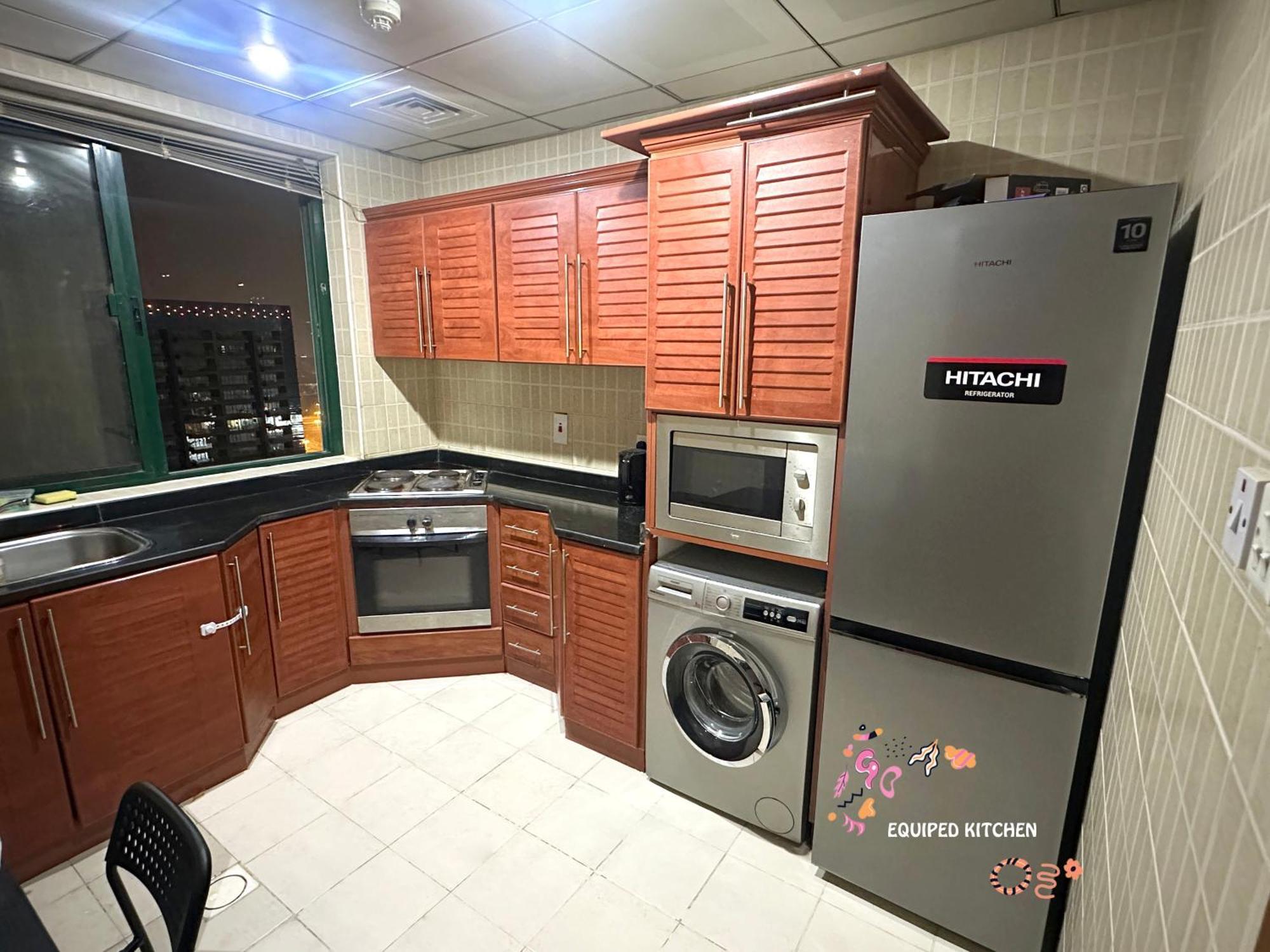 Homestay Explorer Partition With Window Near Internet Dubai