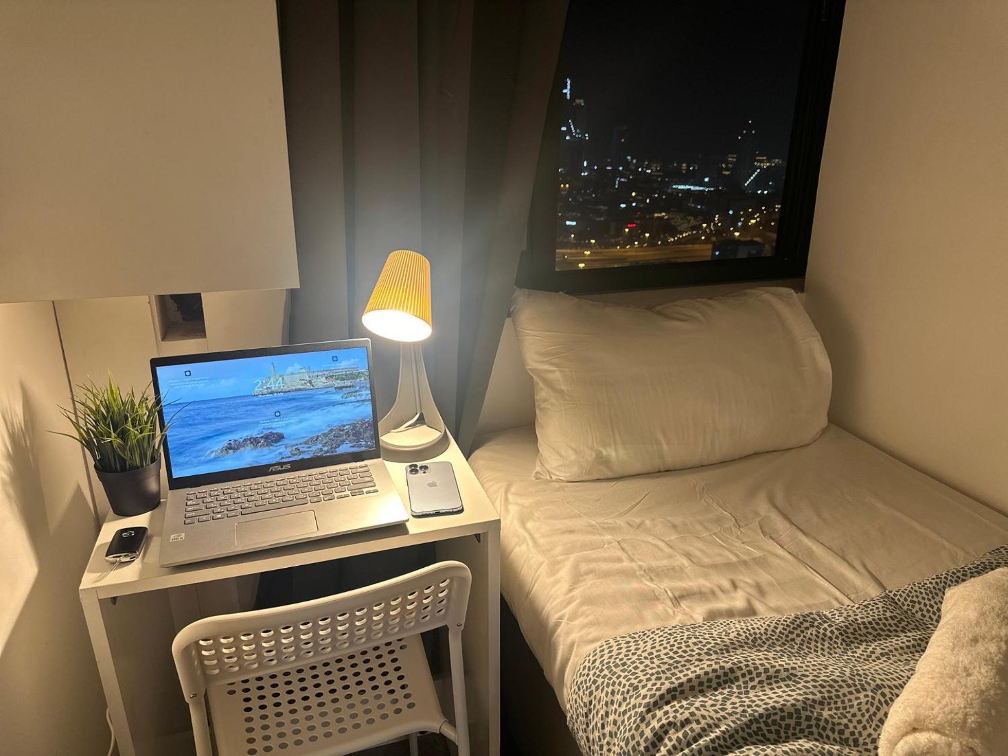 Explorer Partition With Window Near Internet Dubai